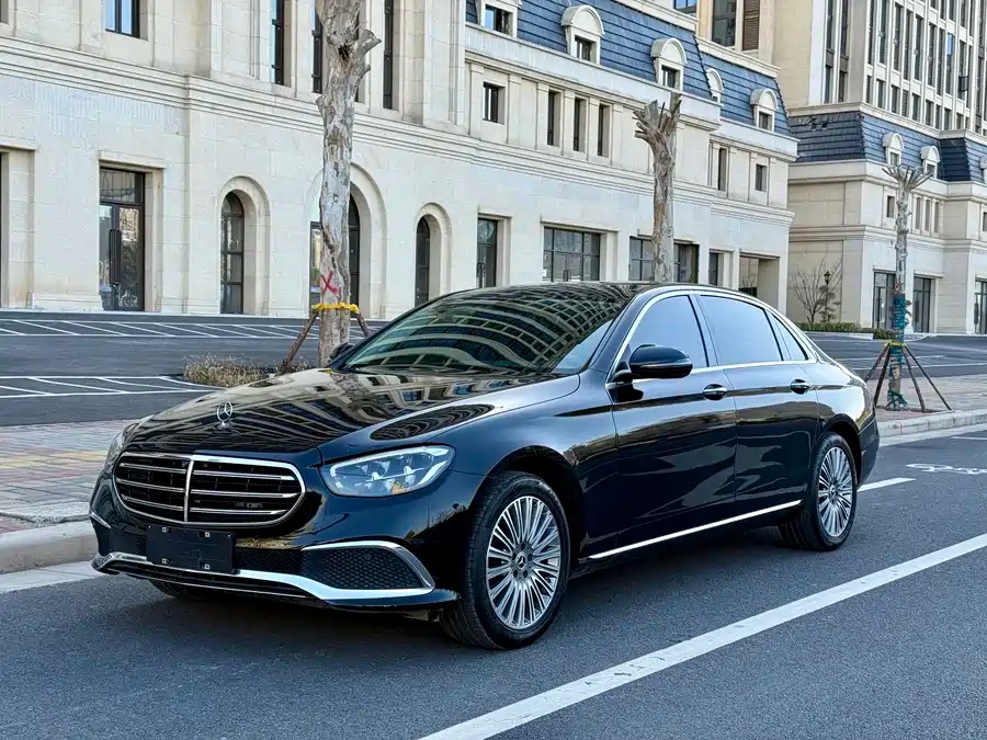 Mercedes-Benz Clase E 2022 Tercera Actualización E 300 L Edición de Lujo