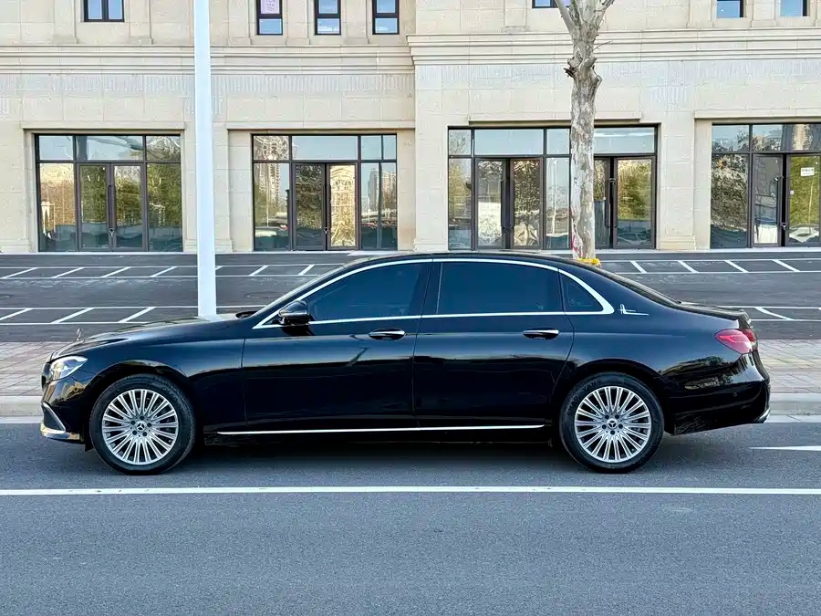 Mercedes-Benz Clase E 2022 Tercera Actualización E 300 L Edición de Lujo