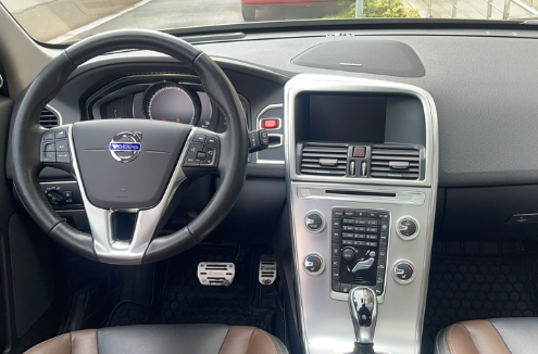 Volvo 2017 Volvo XC60 T5 AWD Momentum Pro Edition