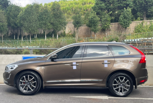 Volvo 2017 Volvo XC60 T5 AWD Momentum Pro Edition