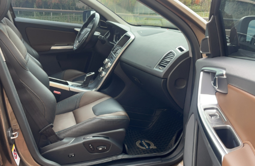 Volvo 2017 Volvo XC60 T5 AWD Momentum Pro Edition