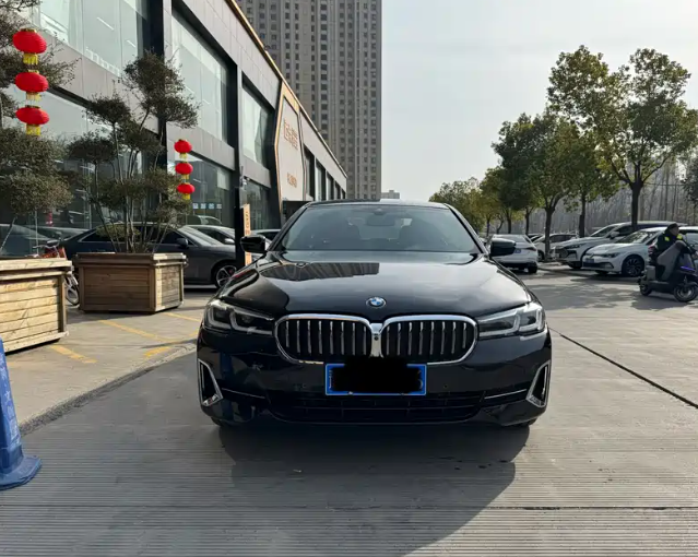 BMW 2023 BMW 5 Series  530Li Luxury Package