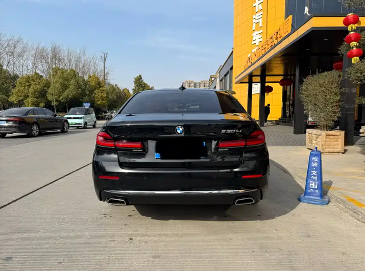 BMW 2023 BMW 5 Series  530Li Luxury Package