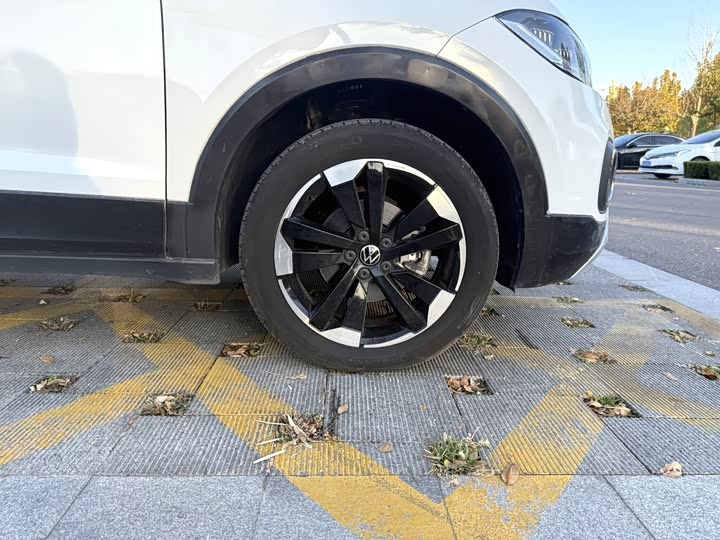 Volkswagen Tacqua 2023 200TSI DSG Yuezhilian Edition