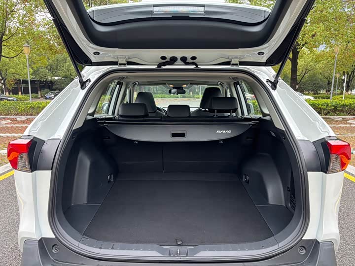 Toyota Toyota RAV4 2021 Hybrid 2.5L E-CVT AWD Elite PLUS Edition