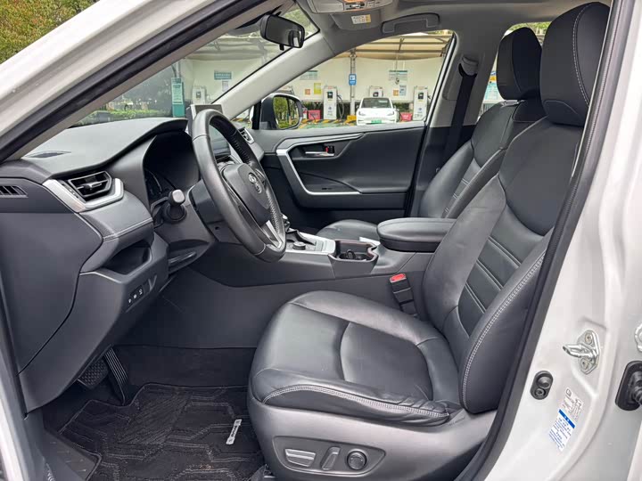 Toyota Toyota RAV4 2021 Hybrid 2.5L E-CVT AWD Elite PLUS Edition