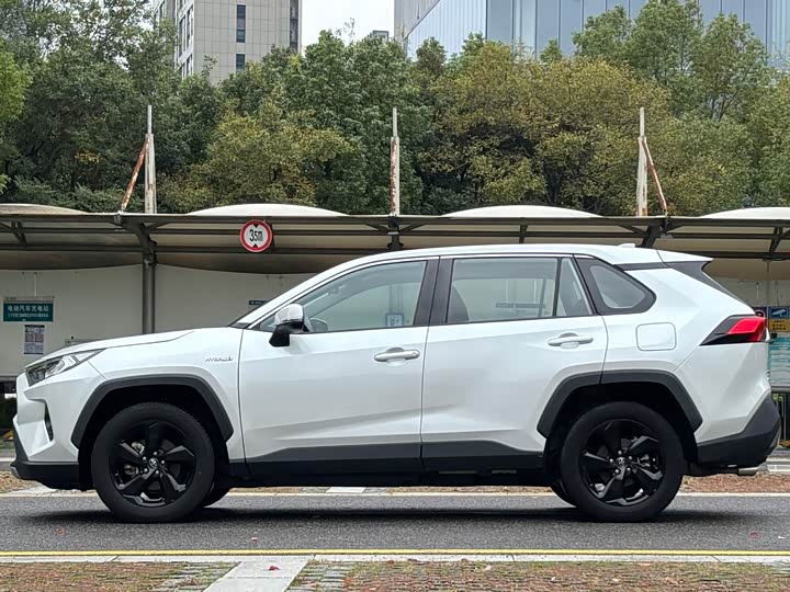 Toyota RAV4 2021 Híbrido 2.5L E-CVT AWD Edição Elite PLUS