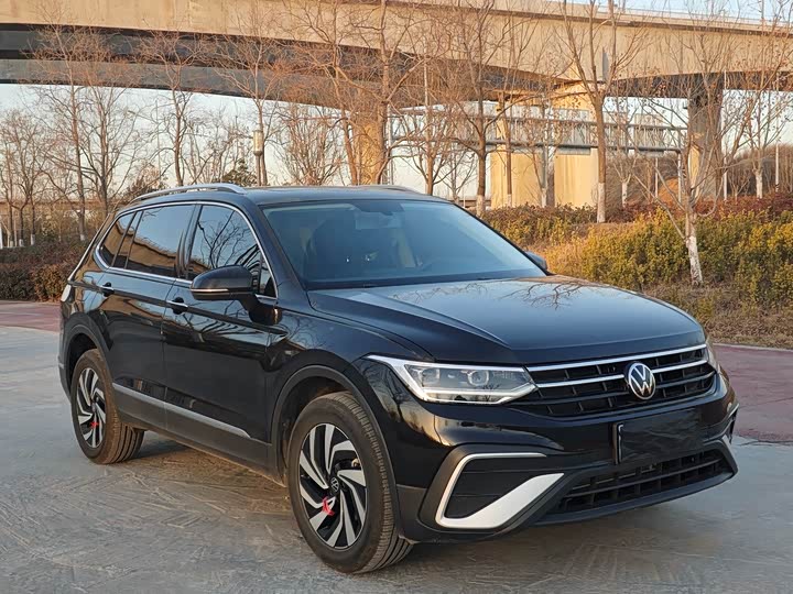 Volkswagen Tiguan L 2025 Outstanding model 300TSI Automatic 2WD Version