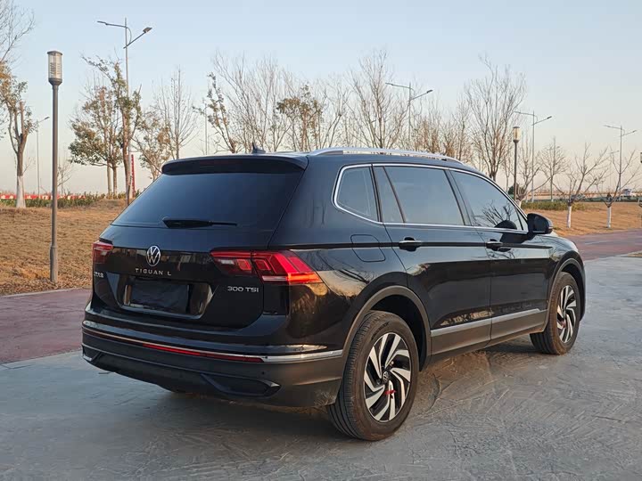 Volkswagen Tiguan L 2025 Outstanding model 300TSI Automatic 2WD Version
