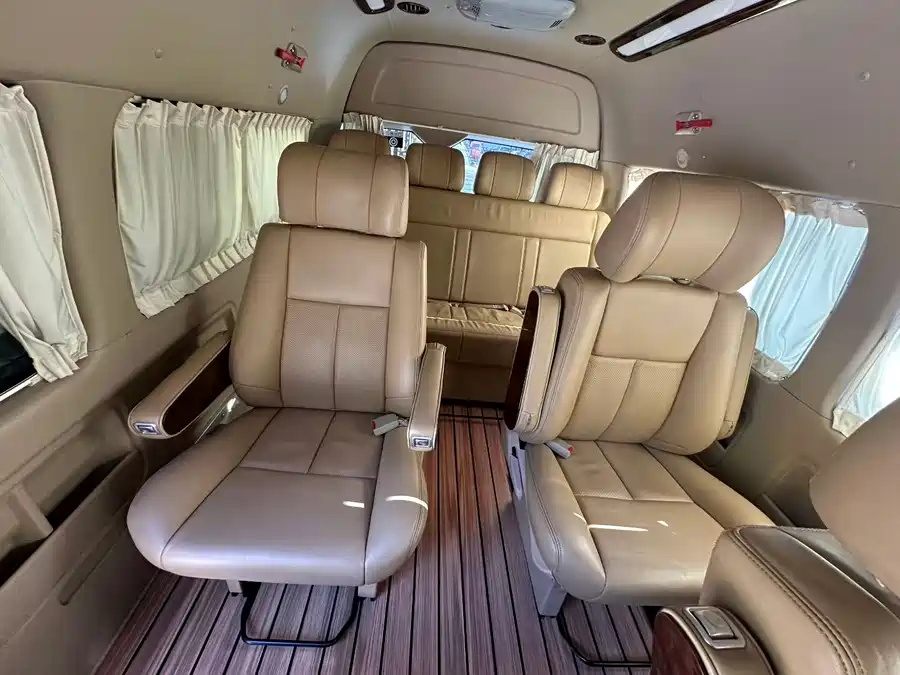 Toyota 2011 Toyota HiAce 2.7L Automatic Standard 13-Seater