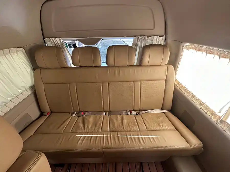 Toyota 2011 Toyota HiAce 2.7L Automatic Standard 13-Seater