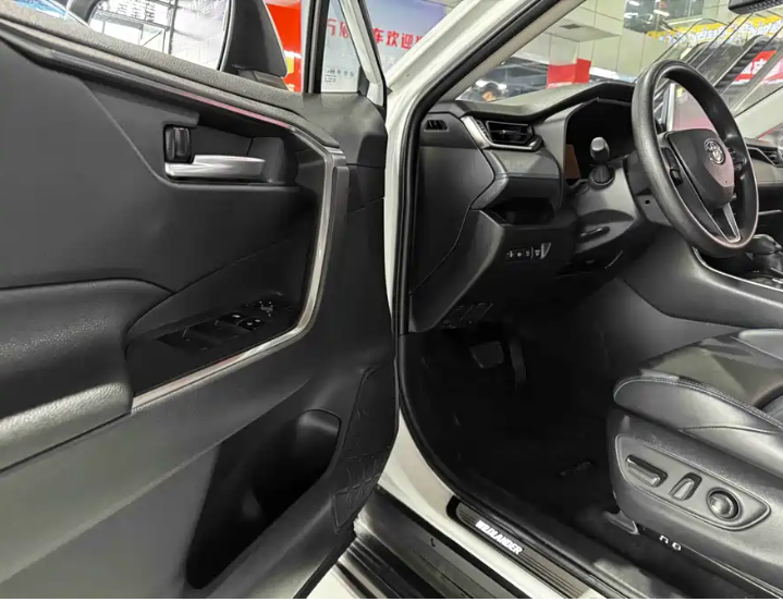 Toyota 2020 Toyota Wildlander  2.0L CVT 4WD Technology Edition