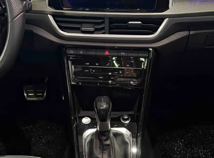 Volkswagen 2023 Volkswagen T-ROC 300TSI DSG 2WD Chenguang Edition