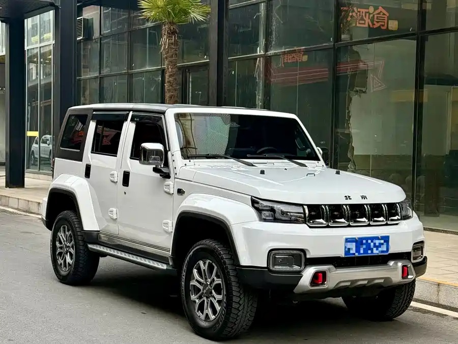 Beijing BJ40 2023 2.0T Automatic 4WD City Hunter Knight Edition