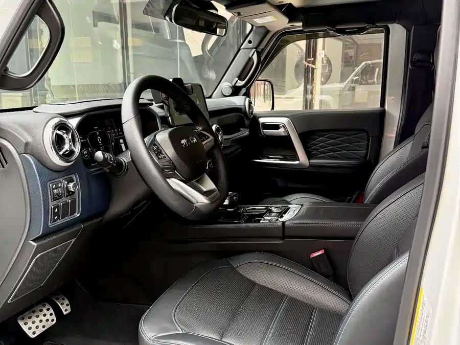 Beijing Off-road Beijing BJ40 2023 2.0T Automatic 4WD City Hunter Knight Edition