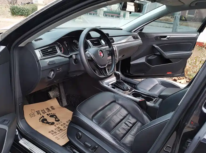 Volkswagen 2017 Volkswagen Passat 330TSI DSG Premium