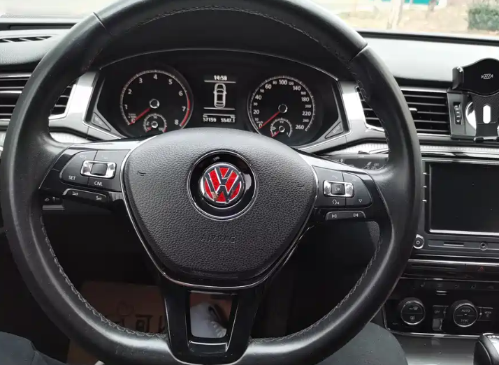 Volkswagen 2017 Volkswagen Passat 330TSI DSG Premium