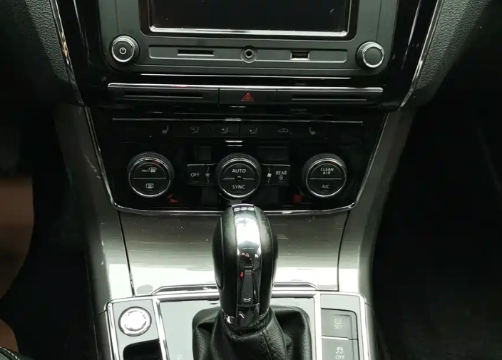 Volkswagen 2017 Volkswagen Passat 330TSI DSG Premium