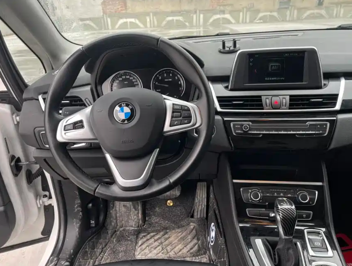 BMW 2018 BMW 2 Series Active Tourer  218i Fashion