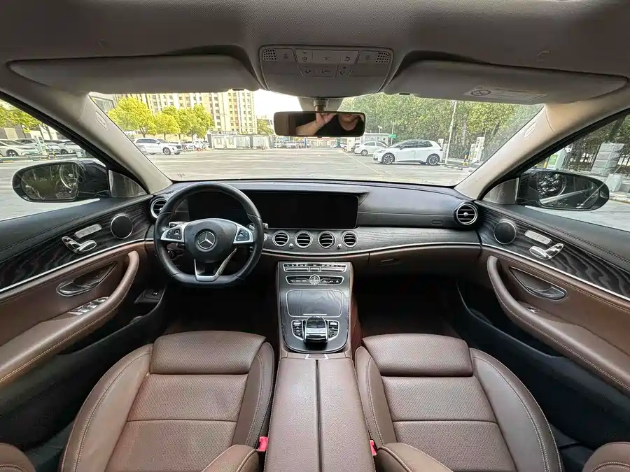 Mercedes-Benz 2018 Mercedes-Benz E 200 L Sport 4MATIC