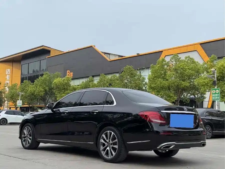 Mercedes-Benz 2020 Mercedes-Benz E 260 L