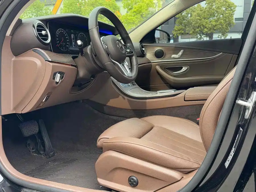 Mercedes-Benz 2020 Mercedes-Benz E 260 L