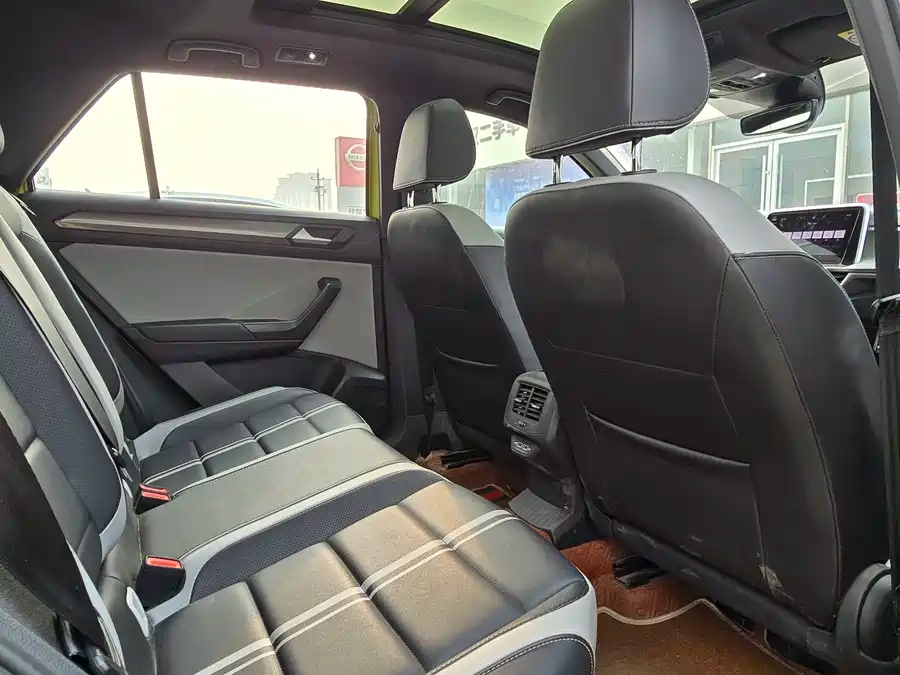 Volkswagen 2023 Volkswagen T-ROC 300TSI DSG 2WD Starlight Edition