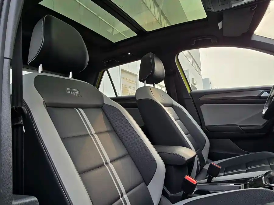 Volkswagen 2023 Volkswagen T-ROC 300TSI DSG 2WD Starlight Edition