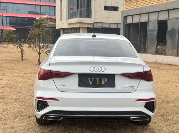 Audi 2024 Audi A3  Model A3L Limousine 35 TFSI S line Style