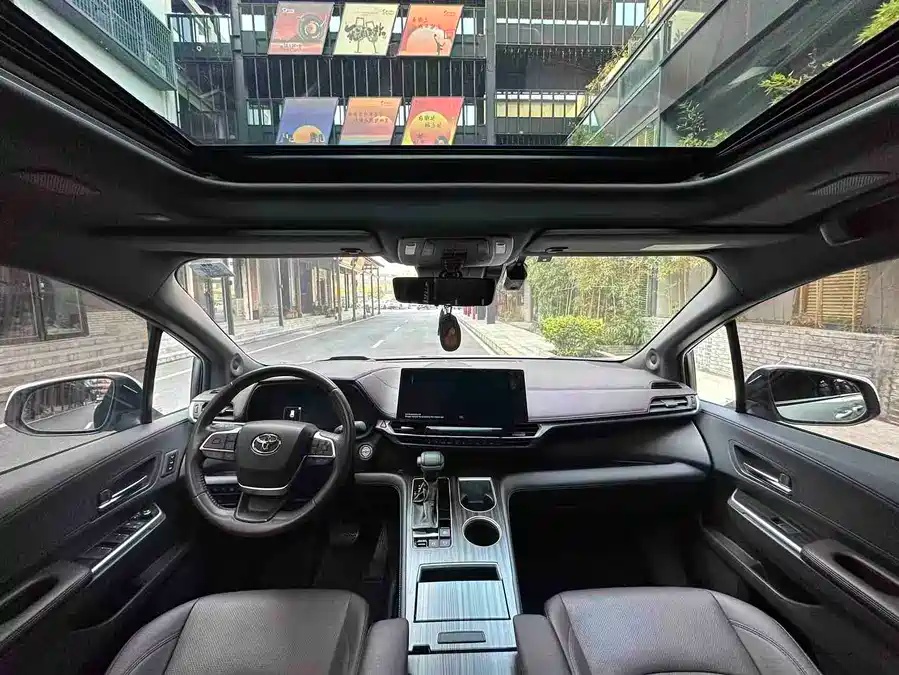 Toyota Toyota Sienna 2021 2.5L Hybrid Platinum Edition