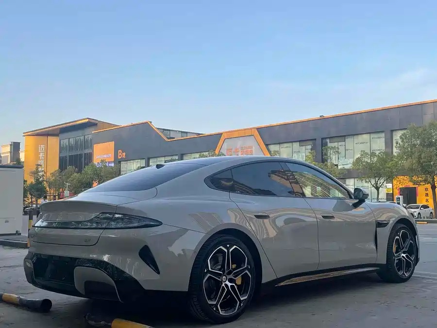 Xiaomi Xiaomi SU7 2024 Rear-Wheel Drive Long Range Intelligent Driving Edition