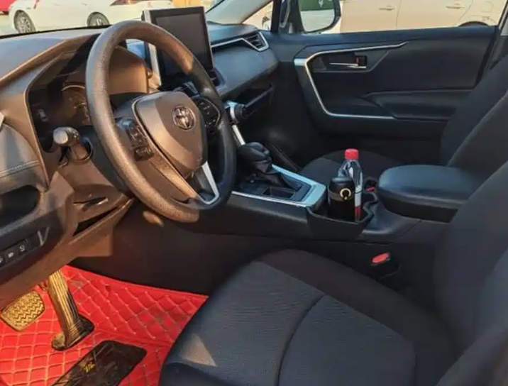 2021 Toyota RAV4 2.0 л CVT 2WD Fashion Edition