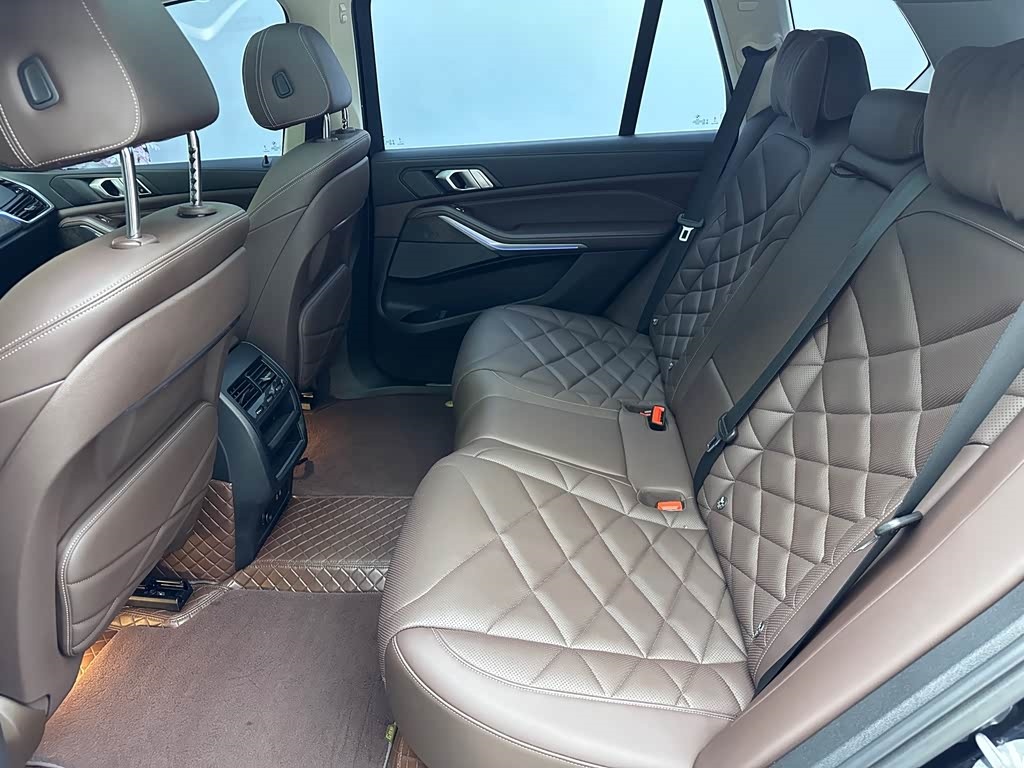 BMW 2022 BMW X5 xDrive30Li M Sport Package