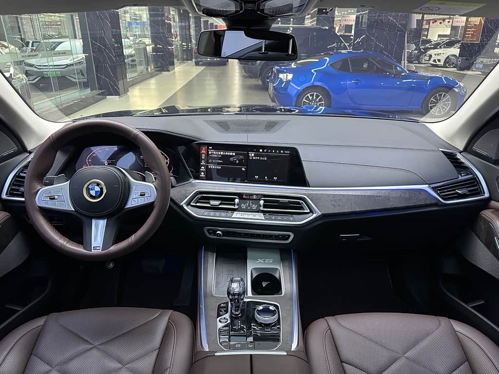 BMW 2022 BMW X5 xDrive30Li M Sport Package