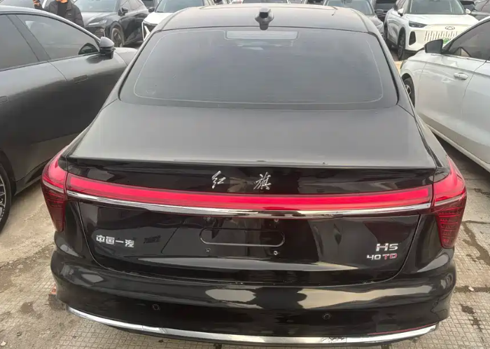 Hongqi 2023 Hongqi H5  1.5T DCT Zhilian Qiyun Edition