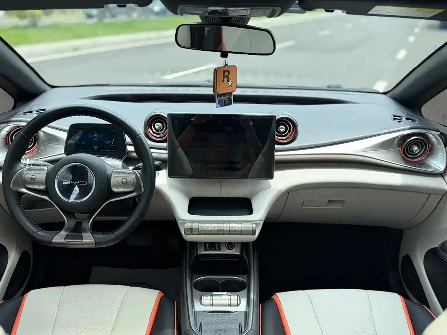 BYD Dolphin 2021 405km Fashion Edition