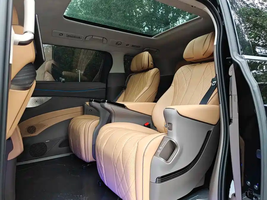 Denza Denza D9 DM-i 970 2022  4WD Flagship