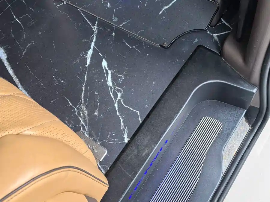 Denza Denza D9 DM-i 970 2022  Four-Wheel Drive Honor Edition