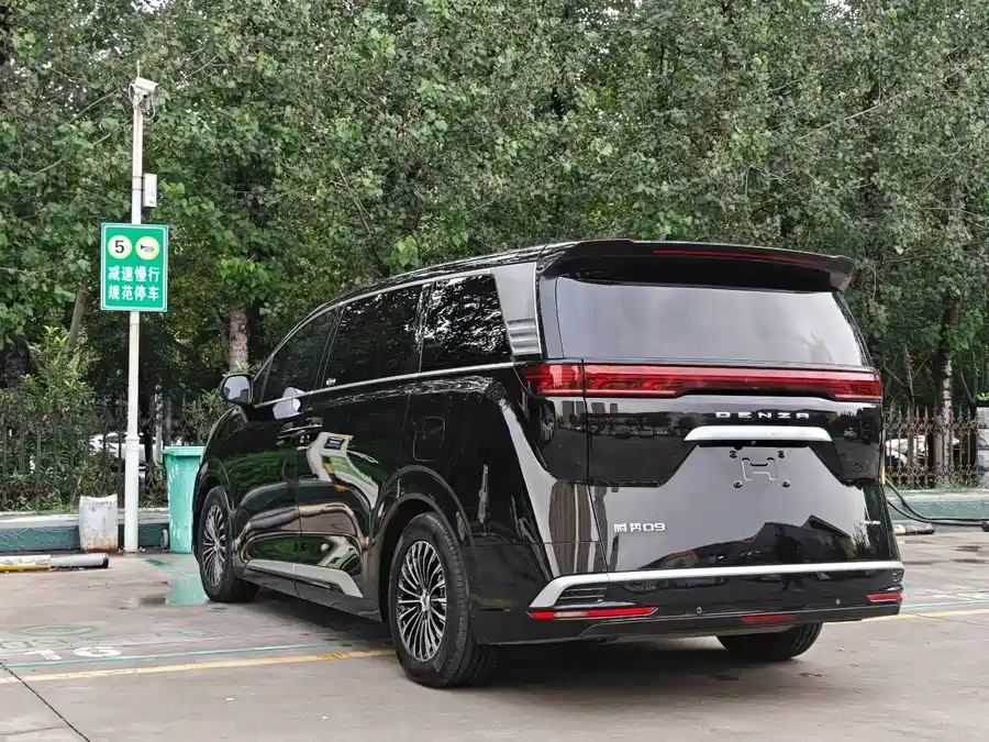 Denza Denza D9 DM-i 970 2022  Four-Wheel Drive Honor Edition