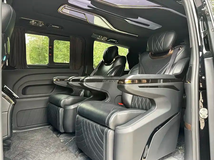 Mercedes-Benz Mercedes-Benz V-Class 2023 2.0T Business Edition 7-Seater