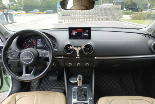2018 Audi A3 30-я годовщина Седан 35 TFSI Attraction