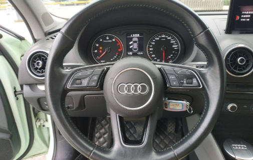 2018 Audi A3 30-я годовщина Седан 35 TFSI Attraction