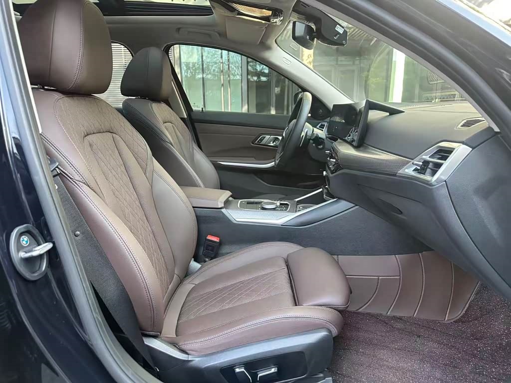 BMW 2025 BMW 3 Series 330Li M Sport Shadow Edition