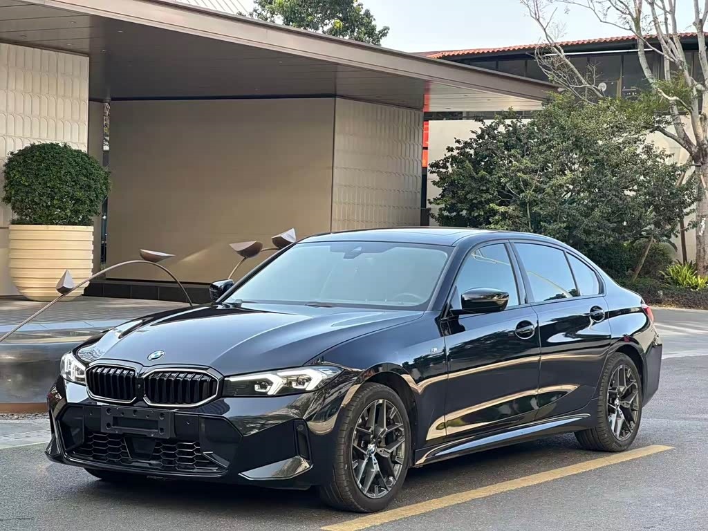 2025 BMW 3 Series 330Li M Sport Shadow Edition