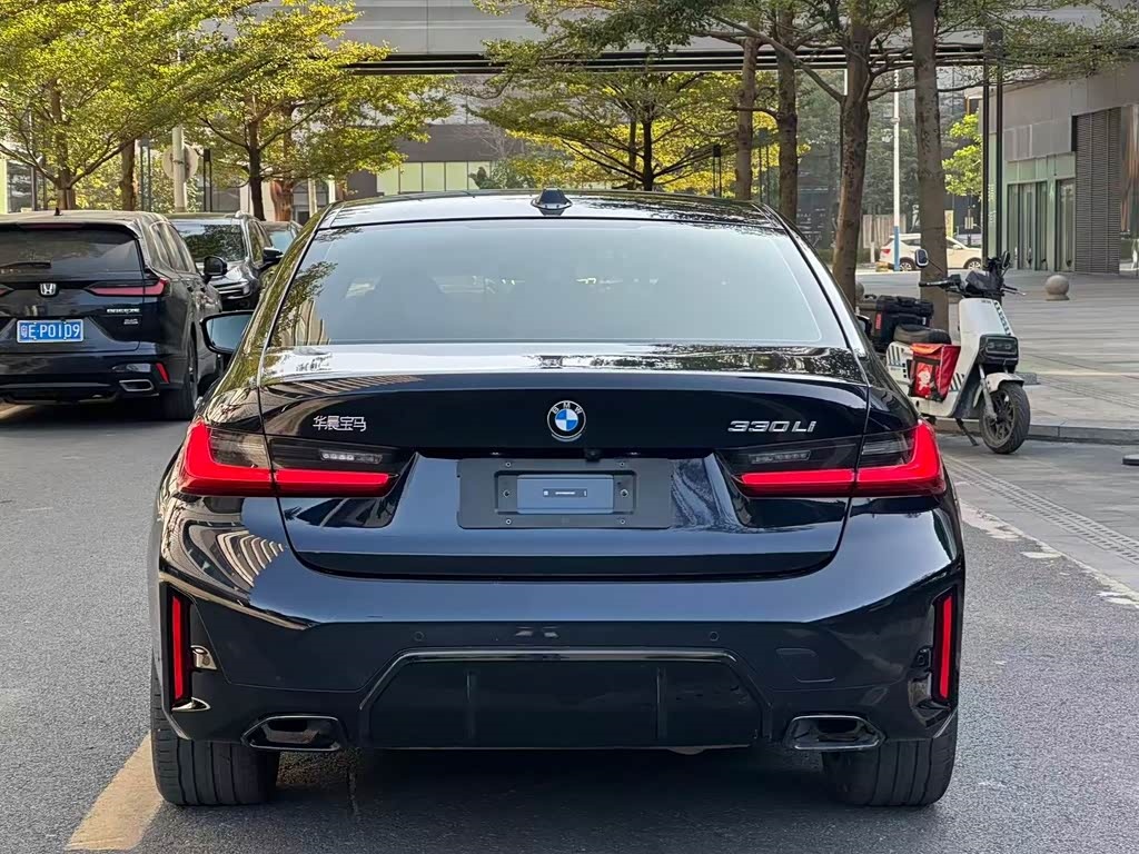 BMW 2025 BMW 3 Series 330Li M Sport Shadow Edition