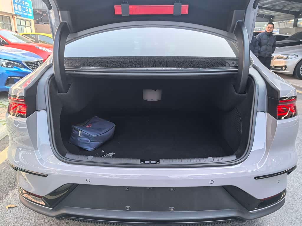 BYD 2025 BYD Song L EV 701km LiDAR Intelligent Driving Type