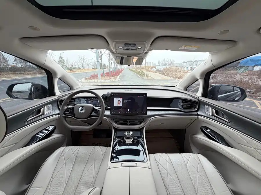 Denza Denza D9 DM-i 2024   1050 Premium Edition