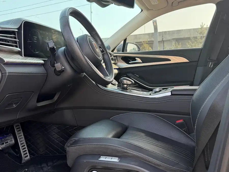 Hongqi H9 2020 Facelifted 2.0T Intelligent Connected Flagship Edition