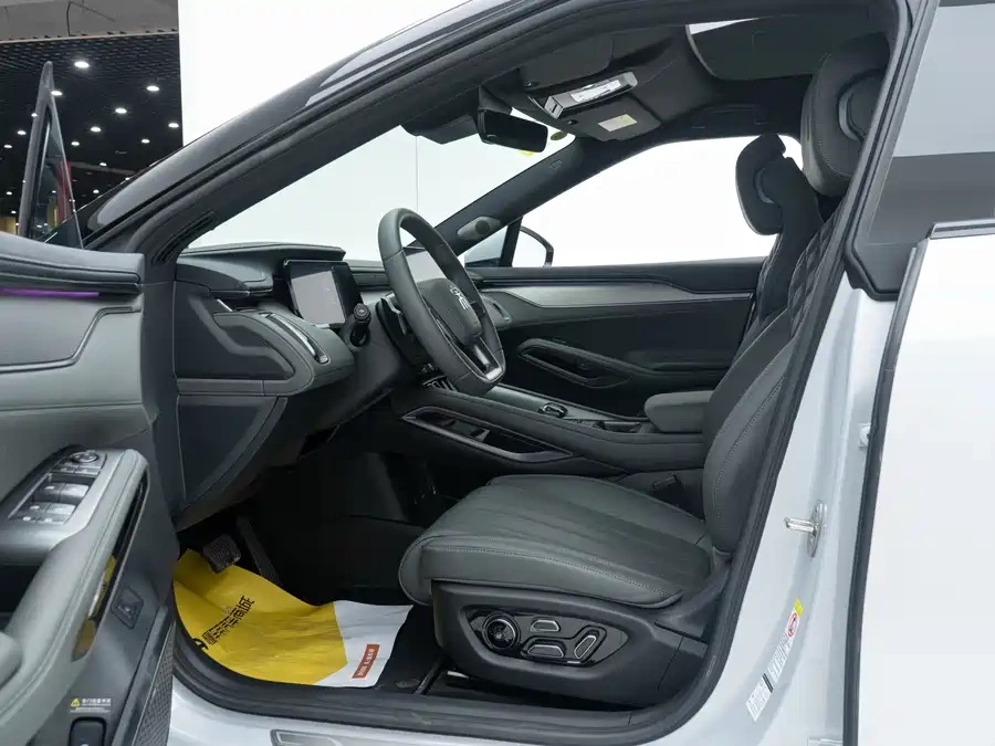 Song L EV 2025 Model Intelligent Driving Version 662km LiDAR Excellence Type