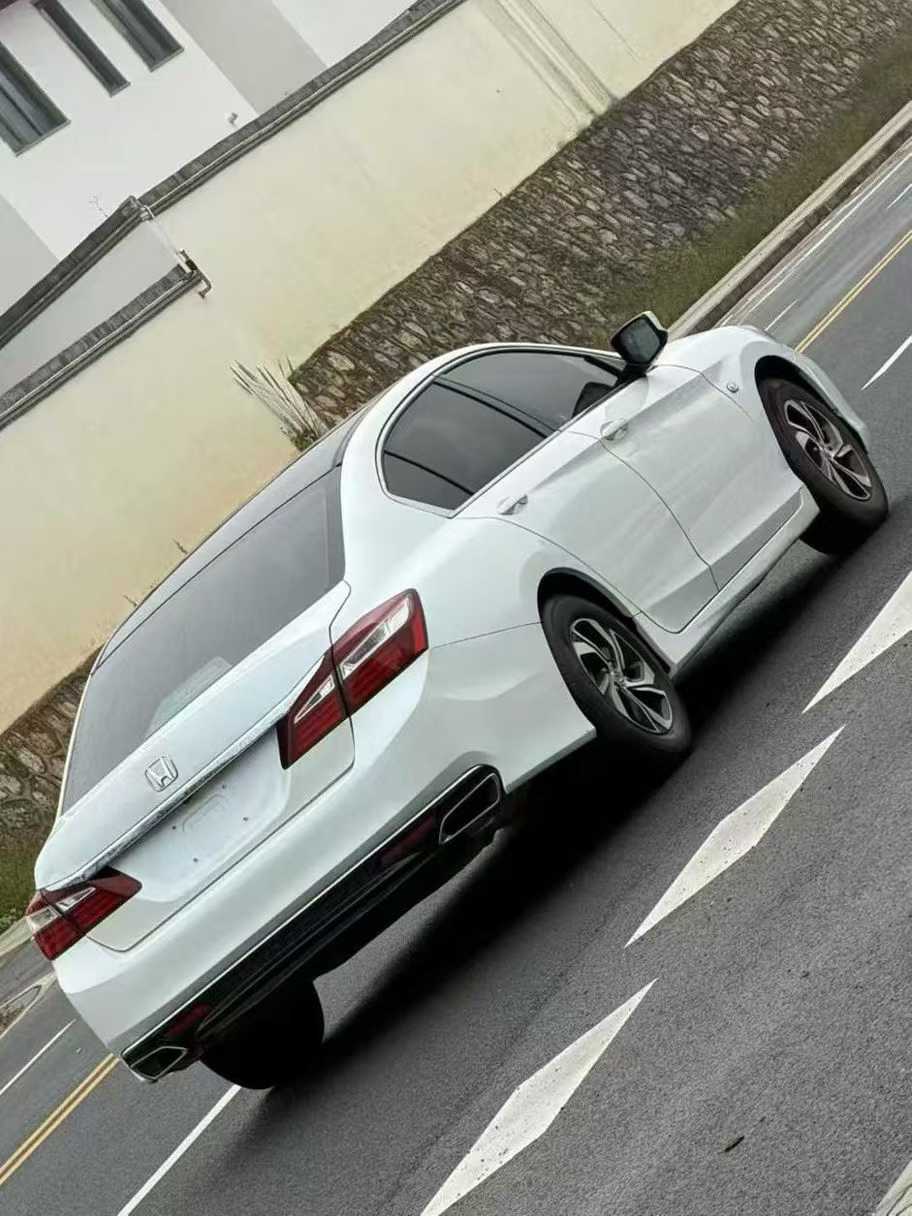 Honda 2017 Honda Accord 2.0L